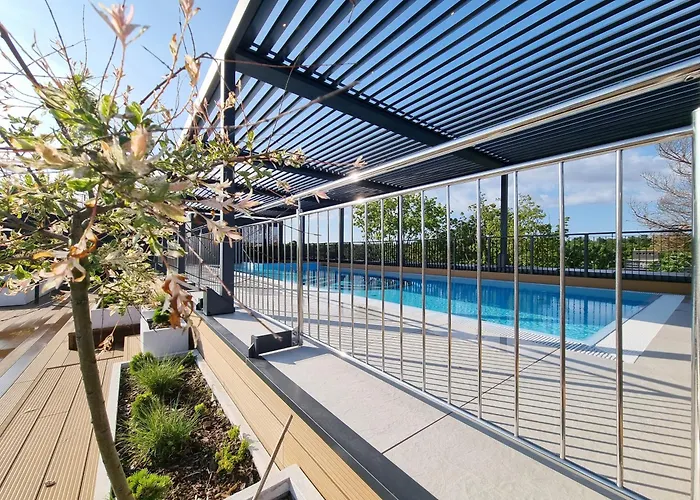 Seaside Garden Blue Свиноуйсьце